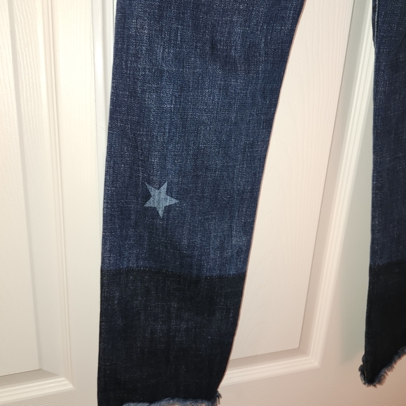 Cabi Star-Patterned Dark Wash Jeans With Fringed Hem LIKE NEW! - Picture 4 of 9